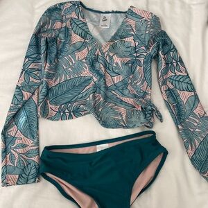Art Class three piece swimsuit for girls. Size L 10/12